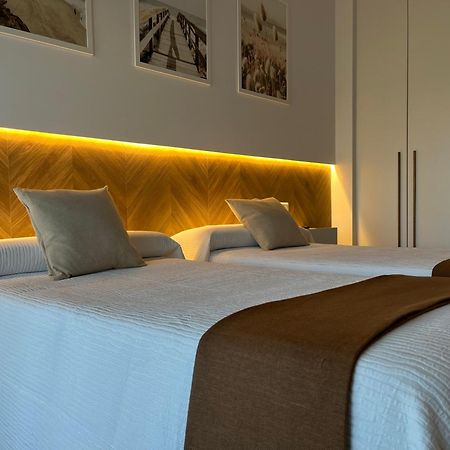 Hostal Parador De Los Llanos Torreorgaz ภายนอก รูปภาพ