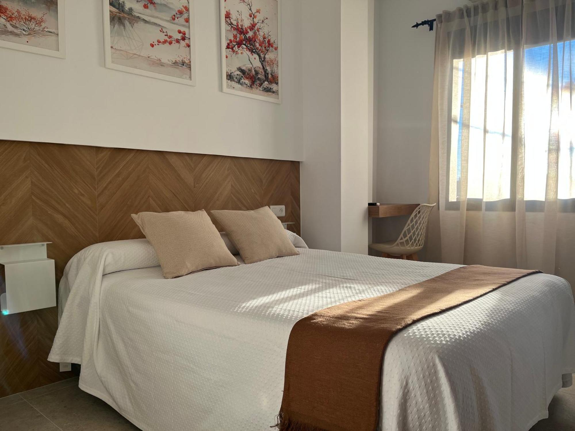 Hostal Parador De Los Llanos Torreorgaz ภายนอก รูปภาพ